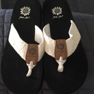 EUC Yellow Box Eyelet Flip Flops